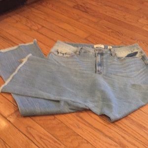 NWOT MissMe Crop Slight Flare SZ 31